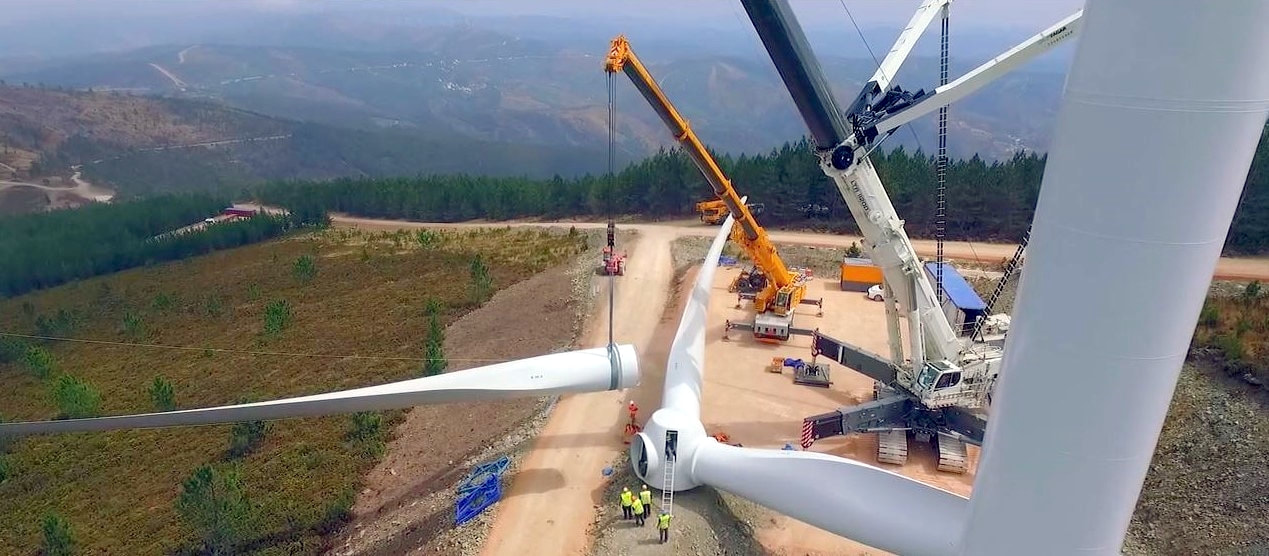 Picos-Vale do Chão Windfarm, Lousã, Portugal